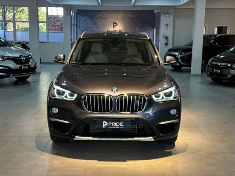 BMW - X1 - 2017/2018 - Cinza - R$ 134.900,00